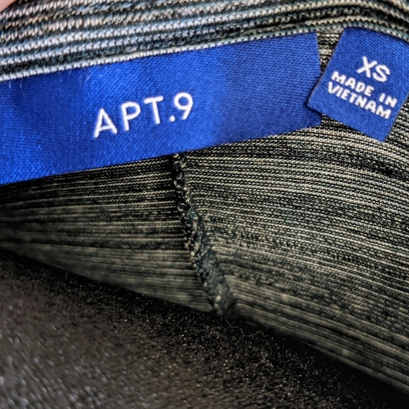 Apt. 9 Grey V-Neck Long Sleeve Shark Bite Hem Top High Low Blue Hemline T2 - Picture 7 of 10